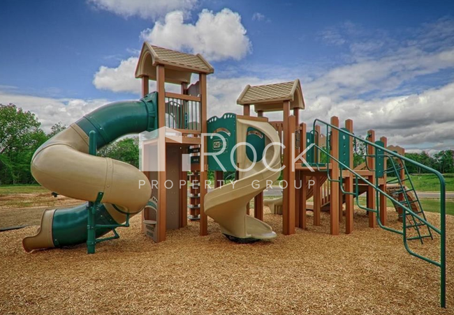 Building Photo - Gorgeous 4 Bedroom Home with Storm Shelter