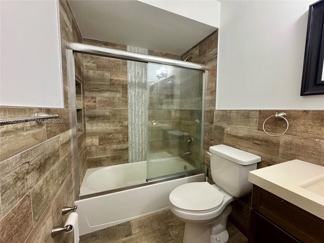 Building Photo - 6375 SW 136th Ct