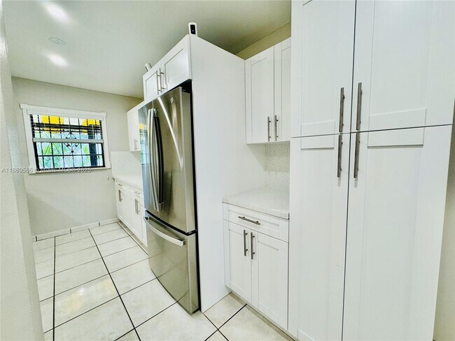 Building Photo - 6950 Sharpecroft Ct