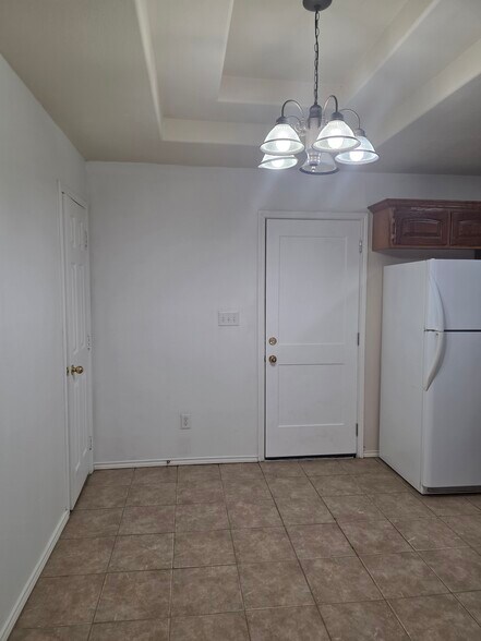 Building Photo - 1621 Nassau St