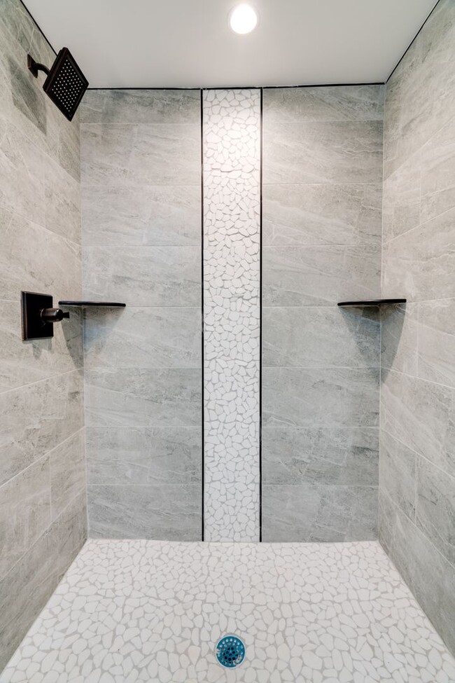 Building Photo - Stylish New Construction Near Fishtown