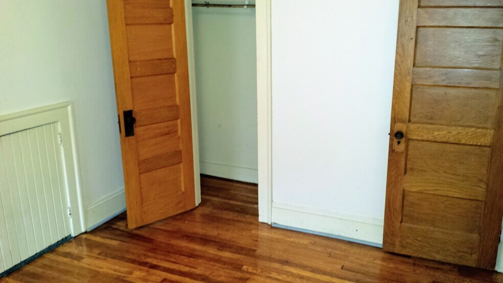 Building Photo - 1973 W 44th St