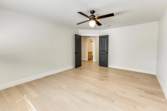 Building Photo - 7901 Keswick Dr