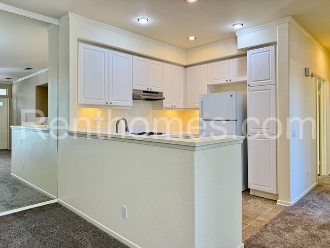 Building Photo - Sabre Springs, 10782 Sabre Hill Drive #271 - All appliances included! Within driving distance to 15!