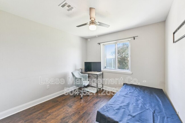 Building Photo - 4 Bradley Pl