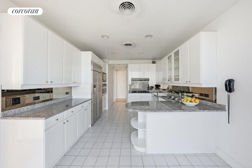 Building Photo - 845 United Nations Plaza