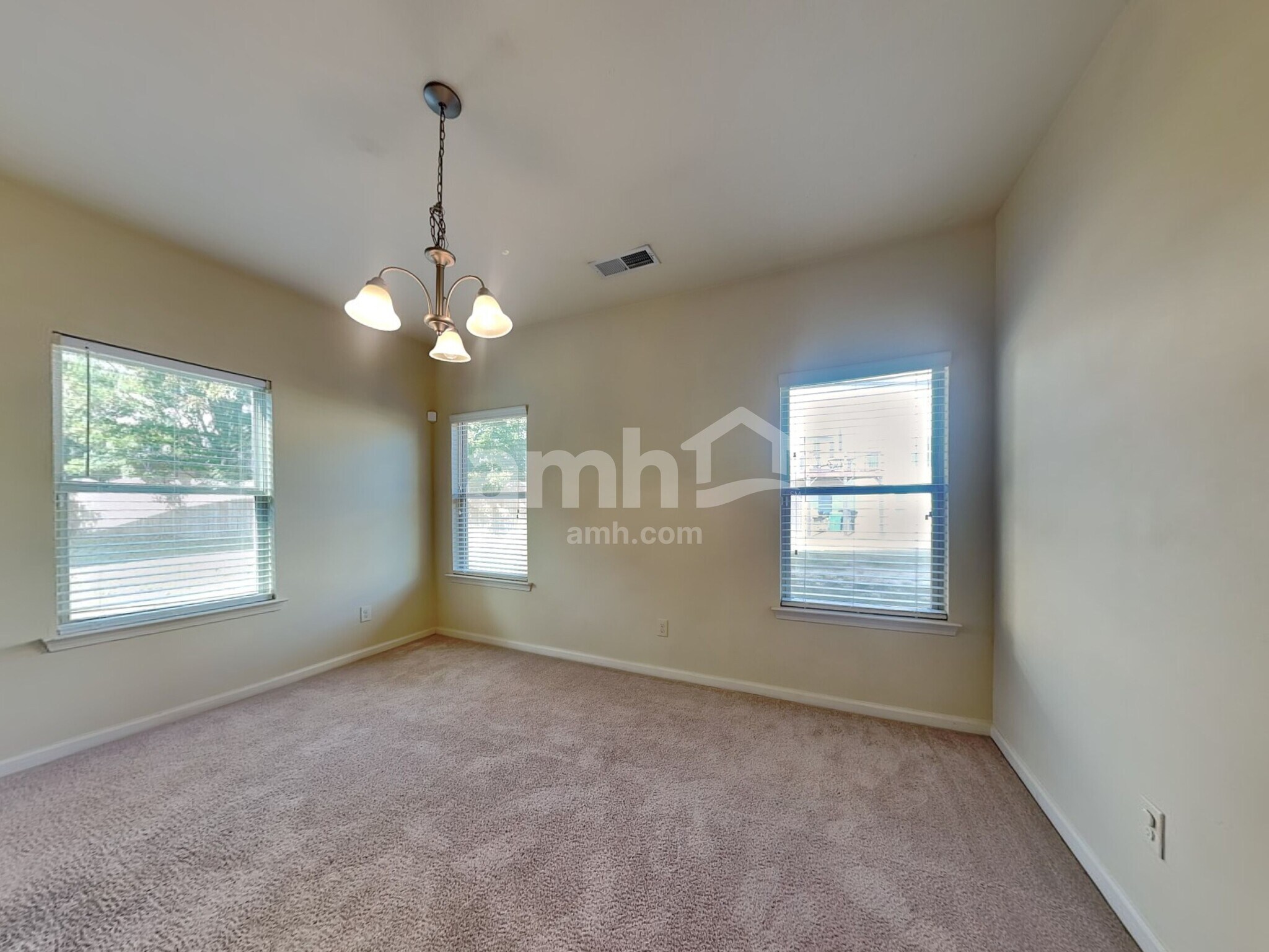 Building Photo - 1302 Lock Heath Trail SE