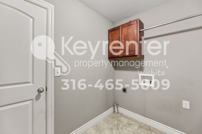 Building Photo - 2315-2317 E Coolwater St Duplex