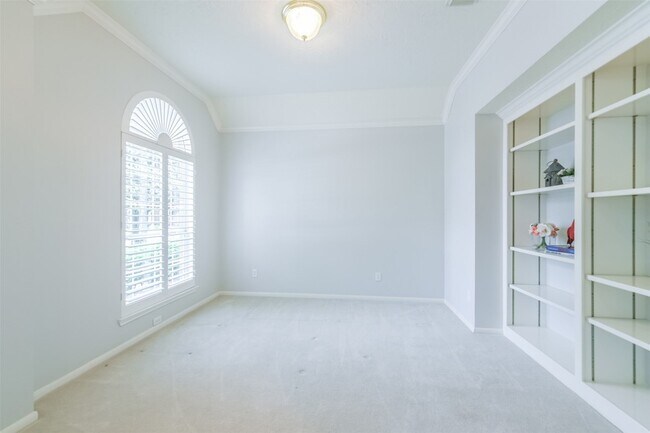 Building Photo - 14610 Farrawood Dr