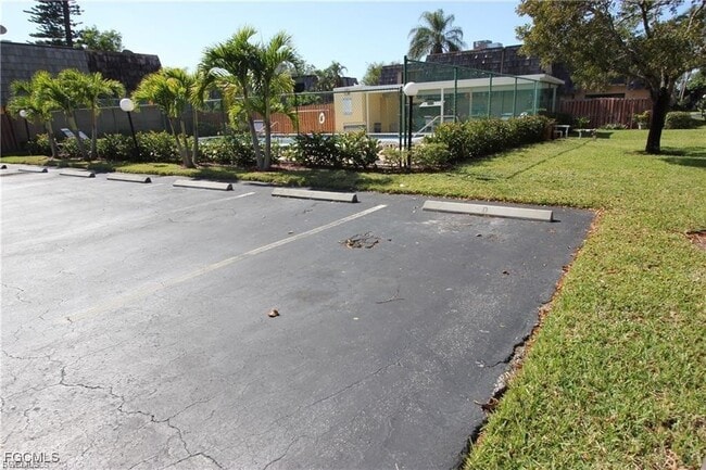 Building Photo - 1715 Park Meadows Dr