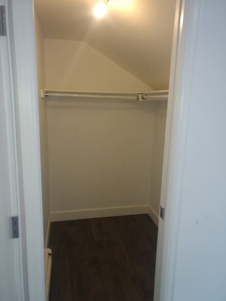 Building Photo - 3147 Bell Dr