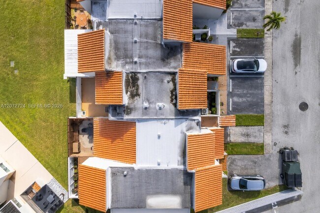 Building Photo - 12909 SW 64th Ln