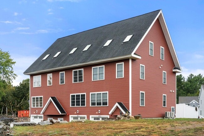 Building Photo - 67 Groton Rd
