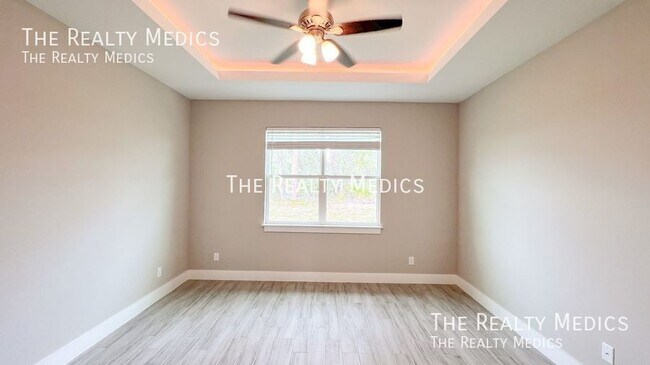 Building Photo - 256 Gladiola Ct