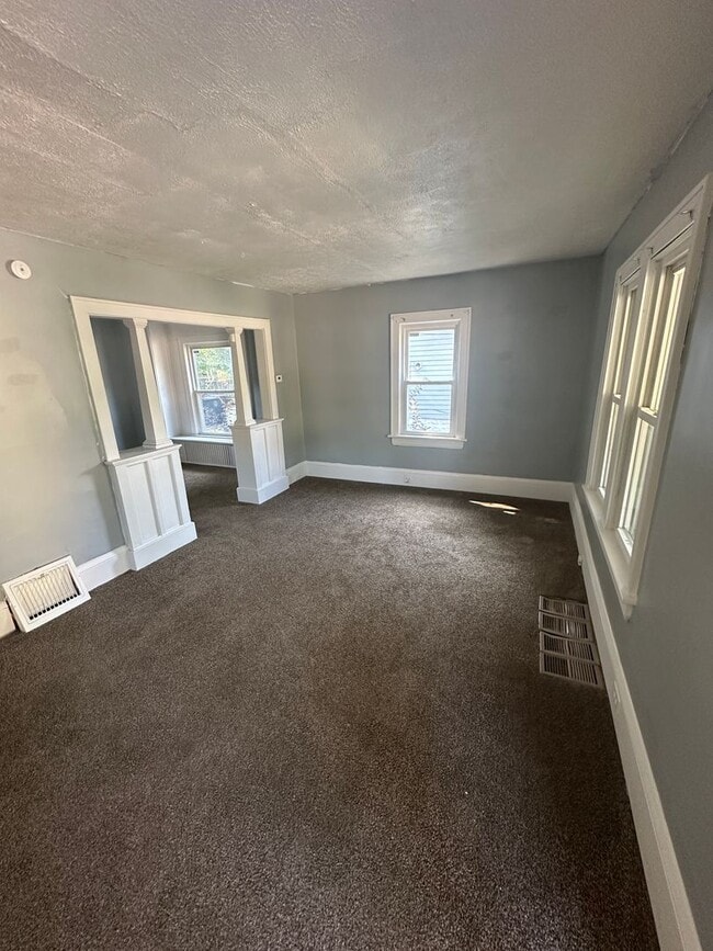 Building Photo - 2337 15th St SW