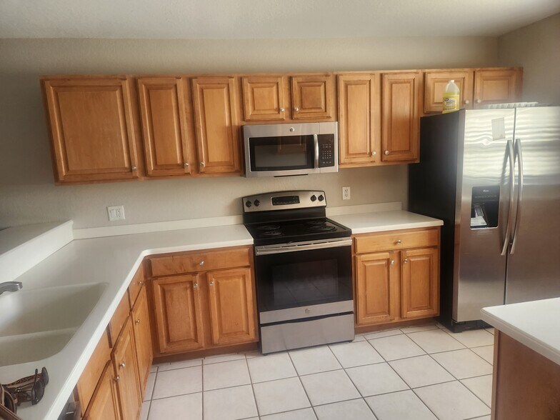 Building Photo - 175 Kings Hwy