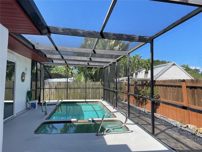 Building Photo - 8303 Lopez Dr