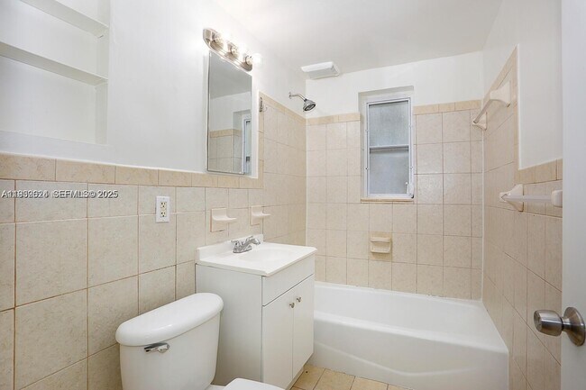 Building Photo - 27 Phoenetia Ave