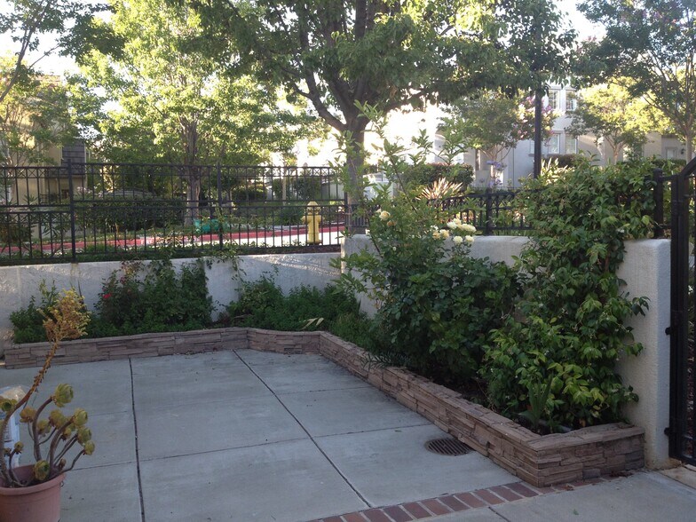 Building Photo - 3156 Ledoux Ct