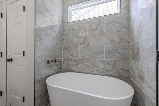 Building Photo - 1061 Shaw Pl