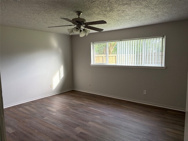 Building Photo - 12719 Huntington Field Dr