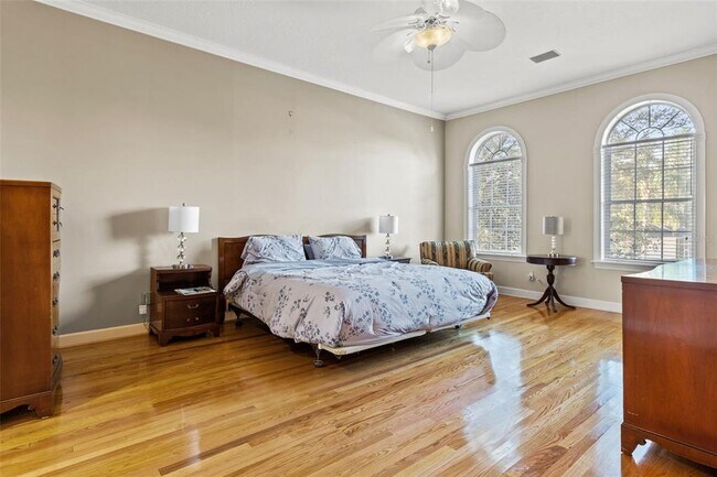 Building Photo - 6445 Renwick Cir