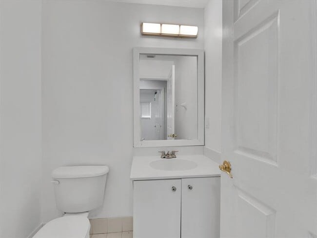 Building Photo - 308 NW 17th Terrace