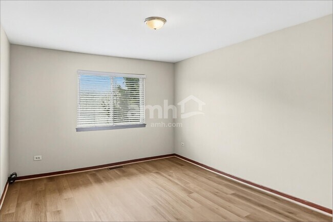 Building Photo - 26333 Wild Rose Dr