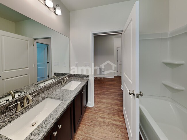 Building Photo - 6246 Bridlewood Ln