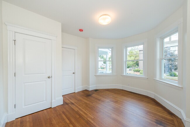 Building Photo - 65 Parker Street