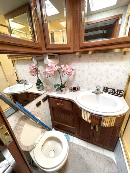 Building Photo - 1140 E Arques Ave