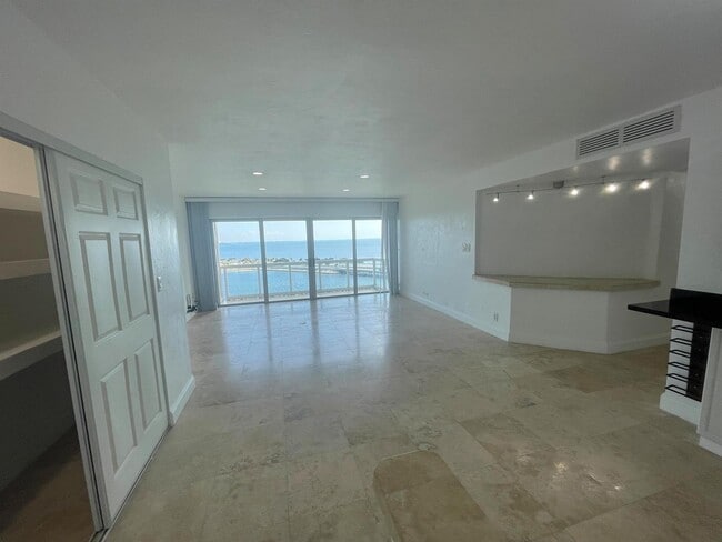 Building Photo - 2451 Brickell Ave