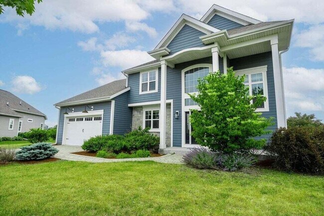 Building Photo - 3122 Mendota Ct
