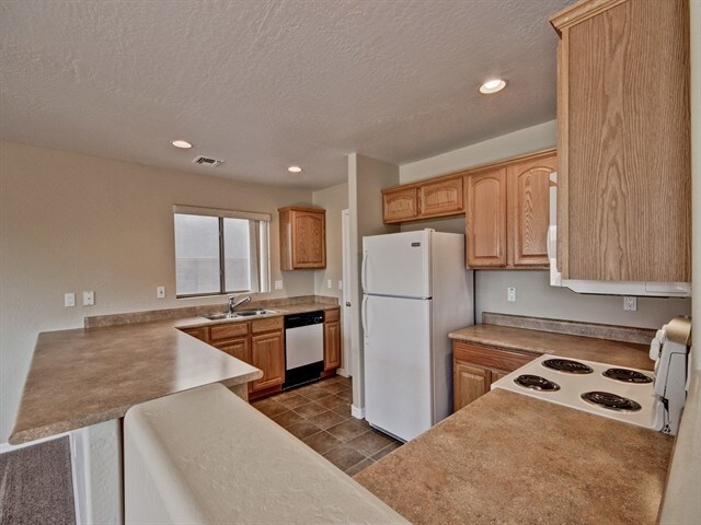 Building Photo - 11229 W Mariposa Dr