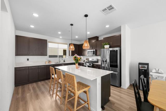 Building Photo - 5485 Seacliff Pl