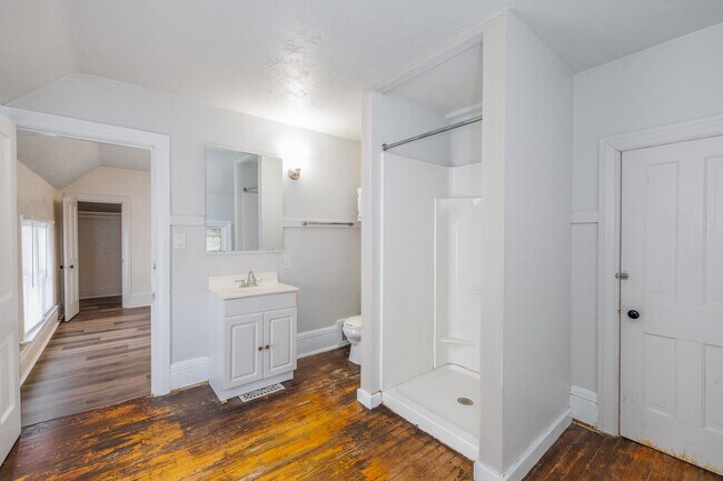 Building Photo - 35 W 14th Ave