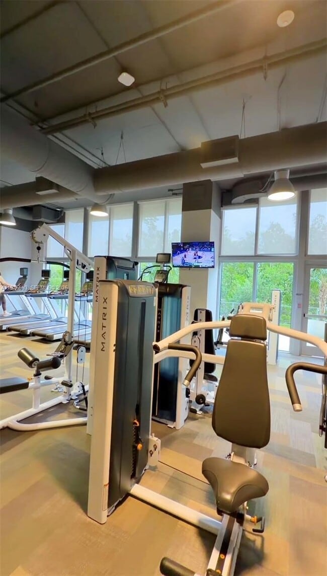 Building Photo - 16385 Biscayne Blvd