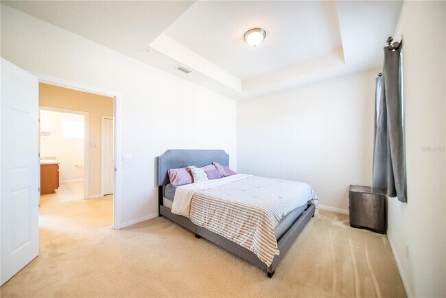 Building Photo - 980 Lakefront Village Dr