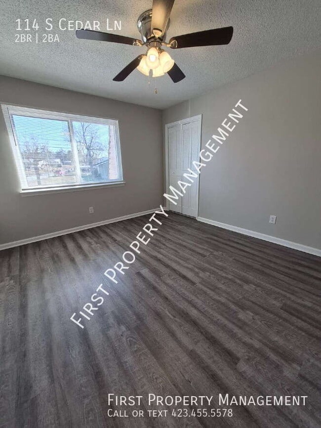 Building Photo - 114 S Cedar Ln