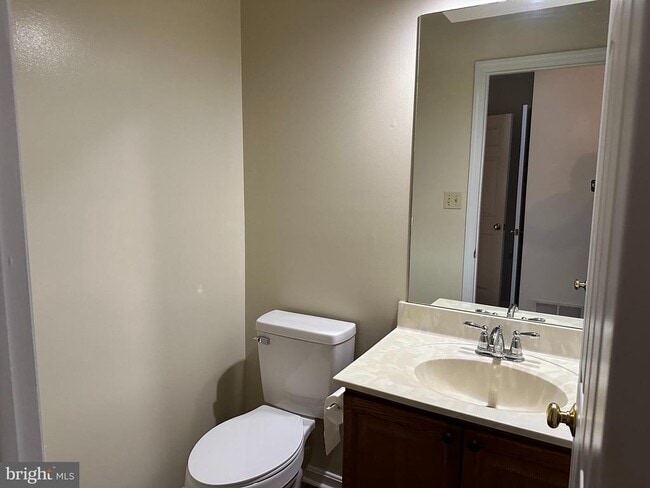 Building Photo - 408 Rockwood Dr