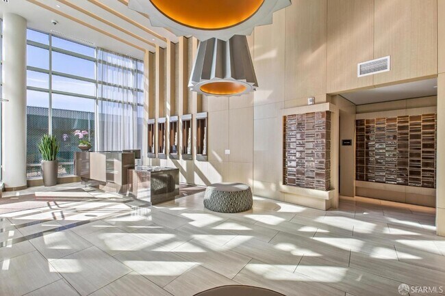 Building Photo - 718 Long Bridge St