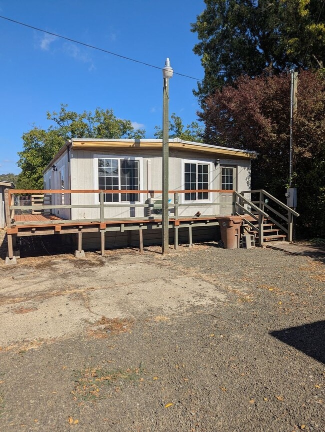 Building Photo - Newly remodeled