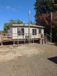 Building Photo - Newly remodeled