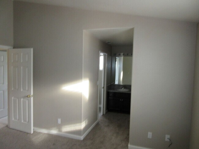 Building Photo - Upgraded Orangevale Home on Corner Lot