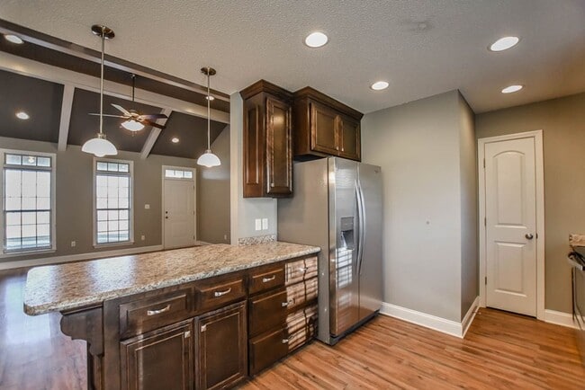 Building Photo - Luxurious 3BD/2BA Home with Premium Features in Coveted Cottonwood Neighborhood!