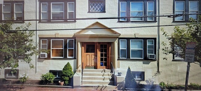 Building Photo - 59 Sacramento St