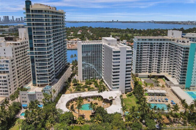 Building Photo - 5055 Collins Ave
