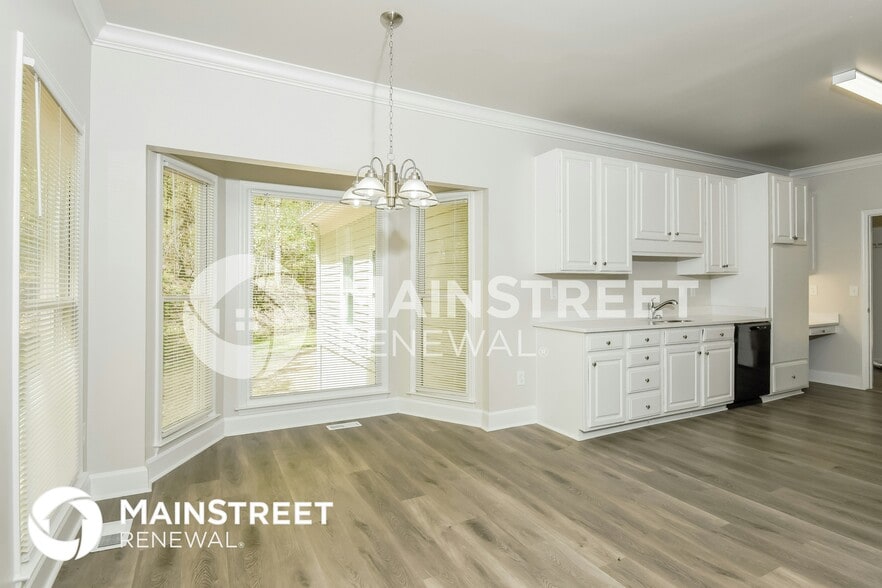 Building Photo - 3041 Jan Dr