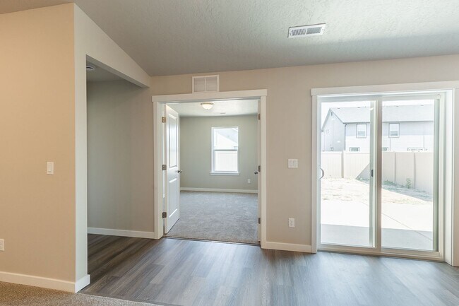 Building Photo - Perfect location for a 4 bed 2 bath with a...