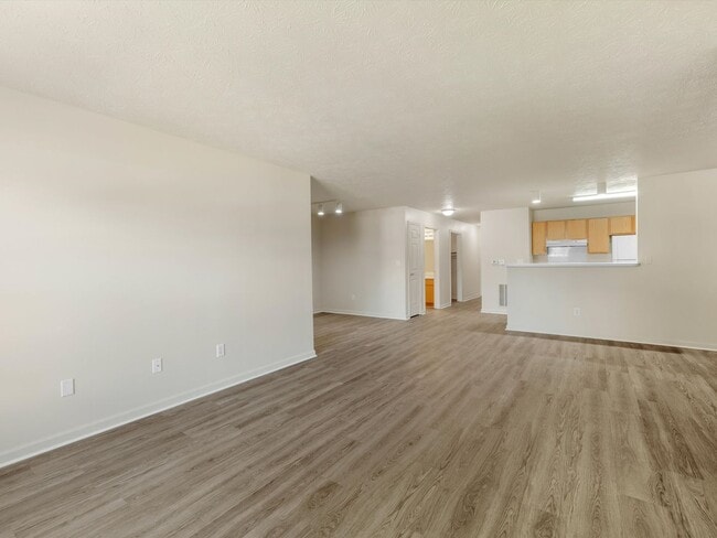 Building Photo - 103 Aspen Dr
